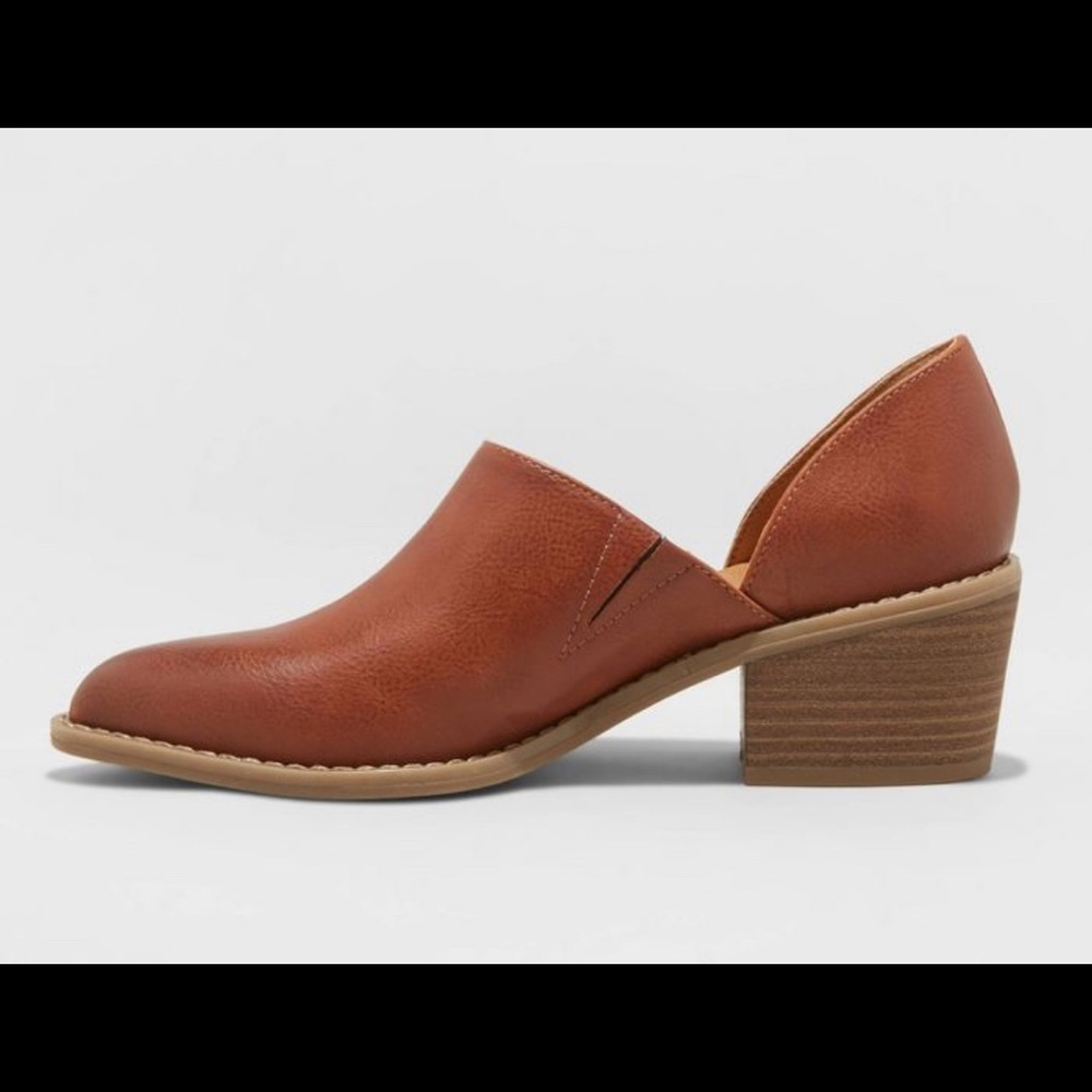 Block Heel Bootie - Picture 2 of 7
